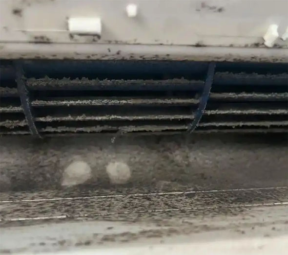 海拉尔空调吹的风有股烧焦味是怎么回事